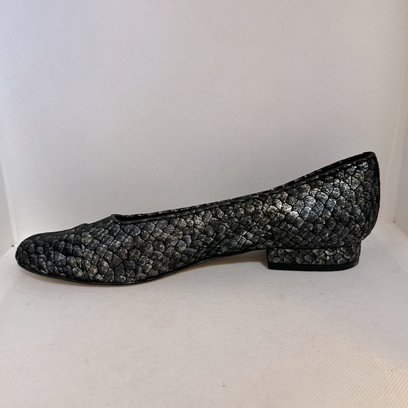 Van Eli FC-313 Leather Reptile Print Low Heeled Pumps Size 7.5 Narrow - NWOT - Picture 7 of 11